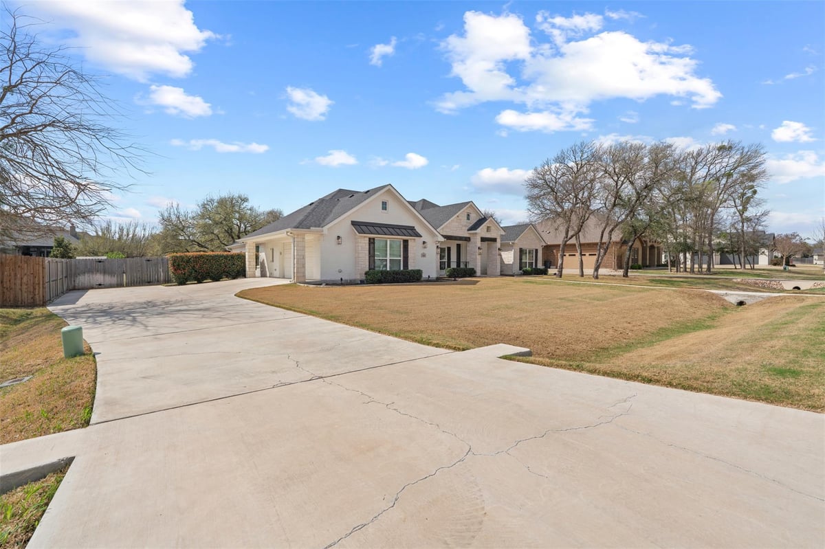 Living area at 705 Norfolk Dr - 3 bed 2 bath home