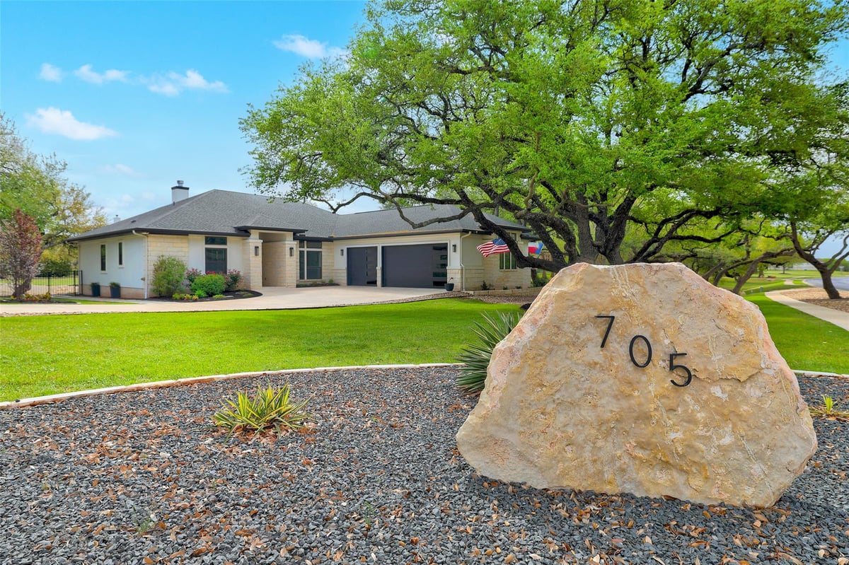 View 705 Pheasant MDW in Rio Ancho 705 Pheasant MDW - property photo 1 - Luxury home in Rio Ancho, Liberty Hill, TX