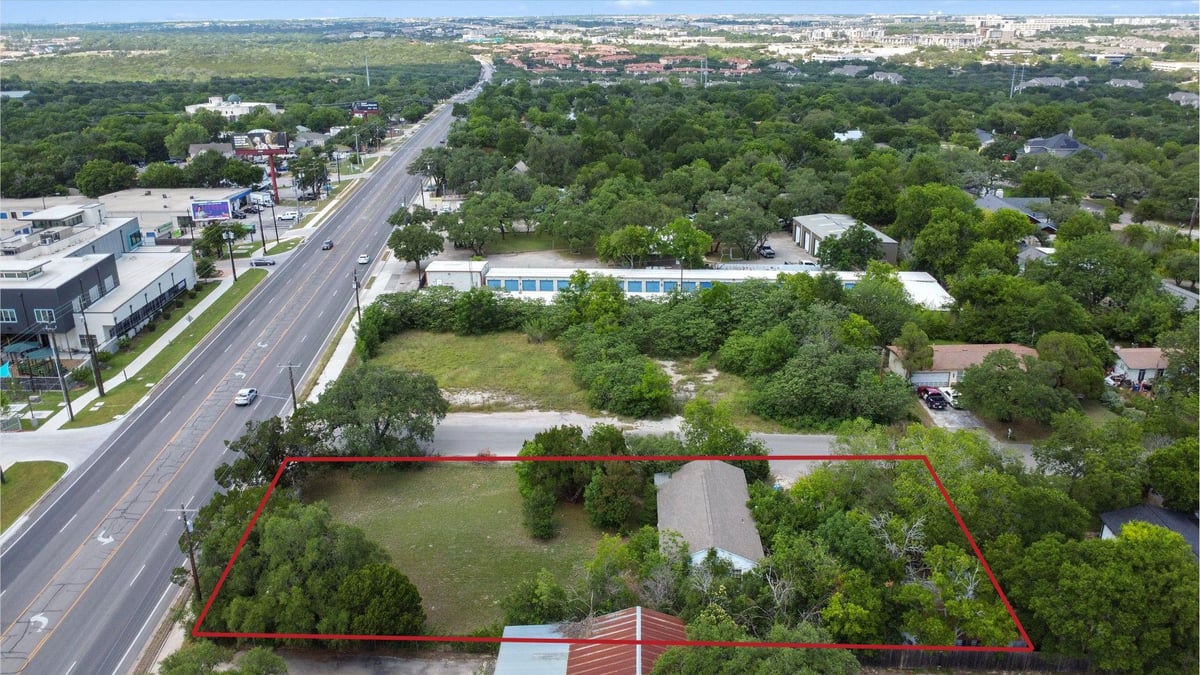 View 705 W Caddo St in Eubank Acres Sec 01 705 W Caddo St - front exterior - Luxury lot in Eubank Acres Sec 01, Austin, TX