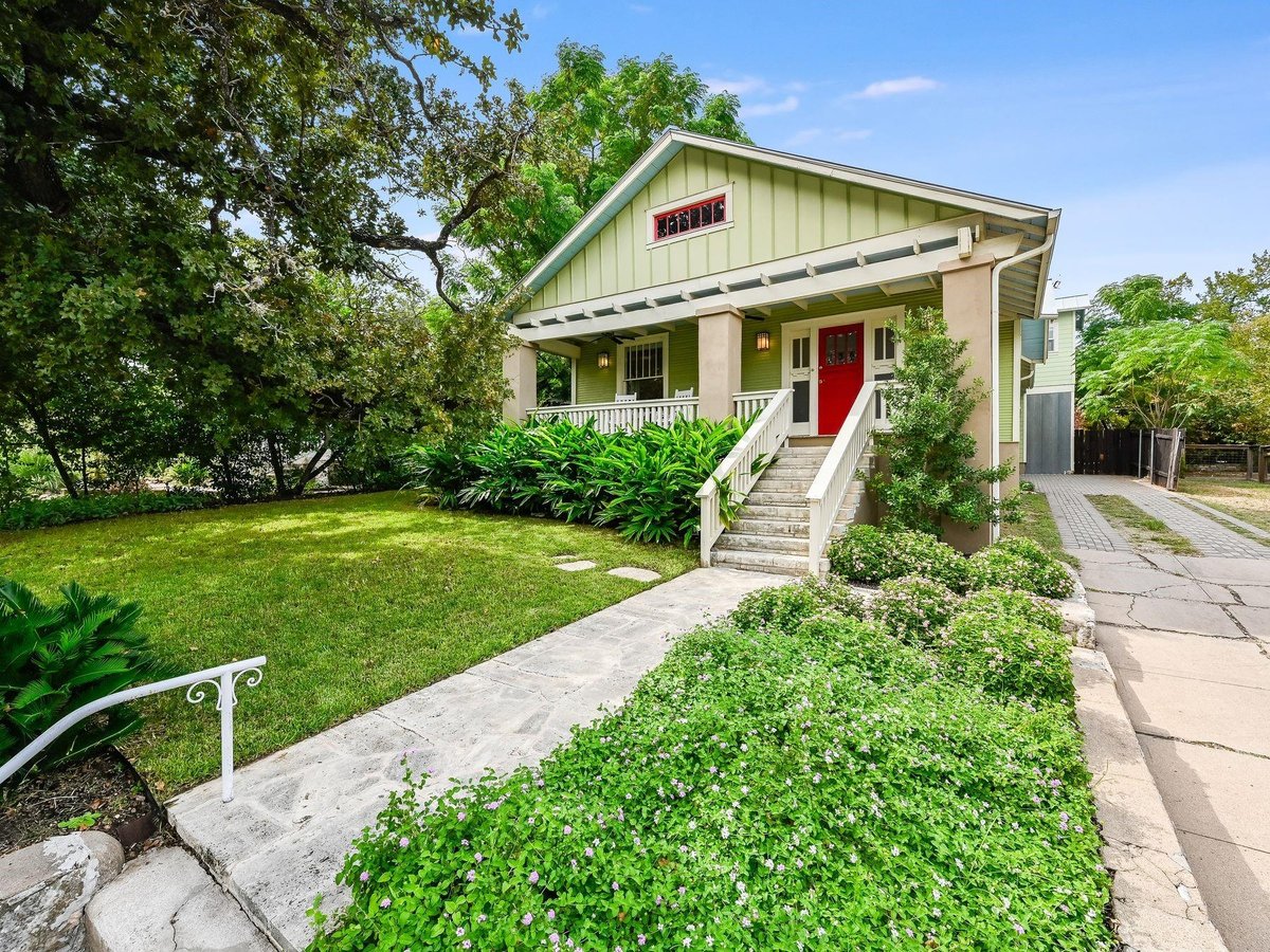View 706 Highland Ave in Terrace Park 706 Highland Ave - front exterior - Luxury home in Terrace Park, Austin, TX