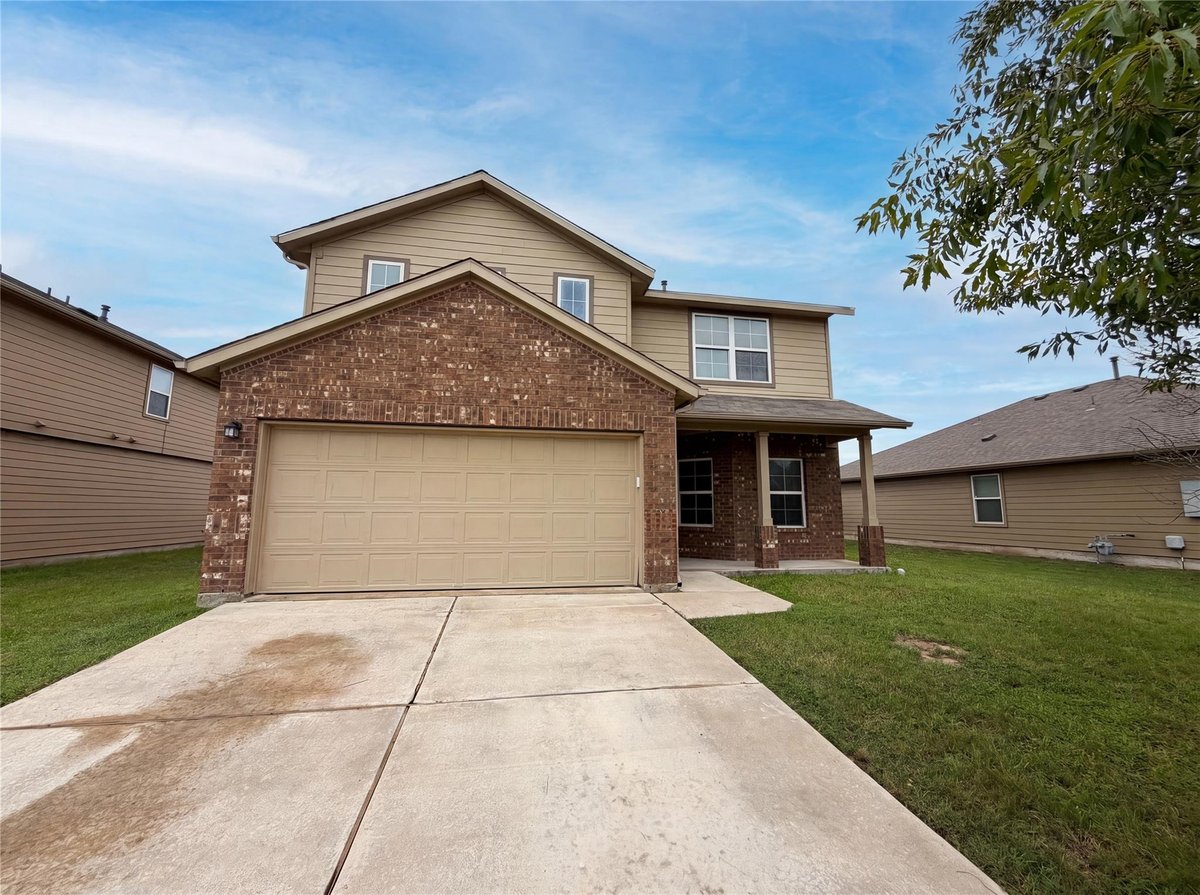 View 706 Luna Vista DR in GLENWIOOD PH 5 706 Luna Vista DR - front exterior - Luxury home in GLENWIOOD PH 5, Hutto, TX