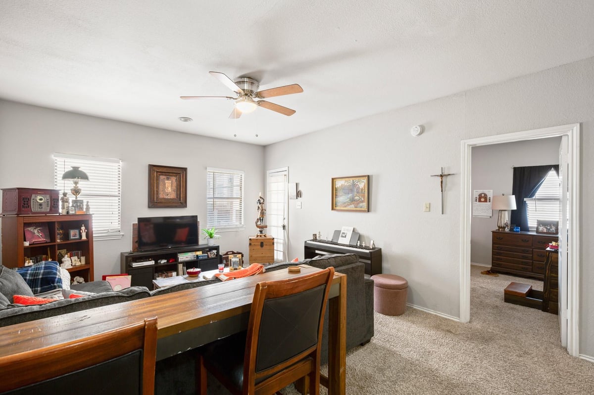 View 706 W 22nd St Unit #206 in Landmark Square Condo 706 W 22nd St Unit #206 - property photo 1 - Luxury home in Landmark Square Condo, Austin, TX