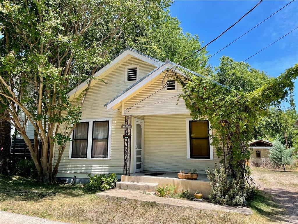 View 706 W Johanna ST in Bouldin James E Add 706 W Johanna ST - property photo 1 - Luxury home in Bouldin James E Add, Austin, TX