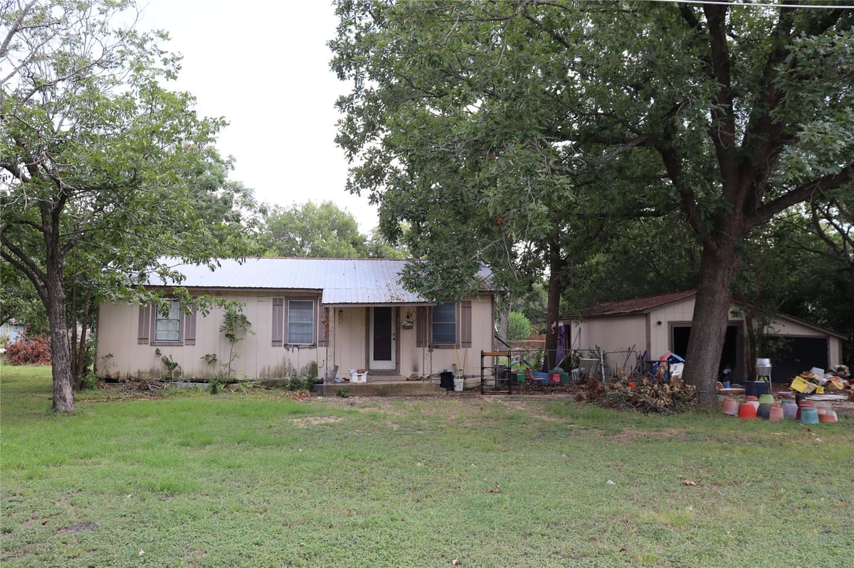 View 706 W Live Oak ST in Allen 706 W Live Oak ST - property photo 1 - Luxury home in Allen, Lockhart, TX