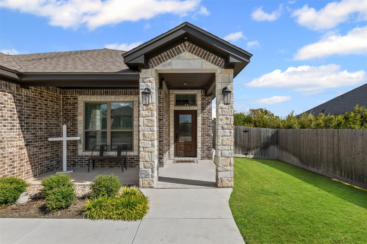 Primary bedroom at 707 Eagle Pass Dr - 4 bed 2 bath home