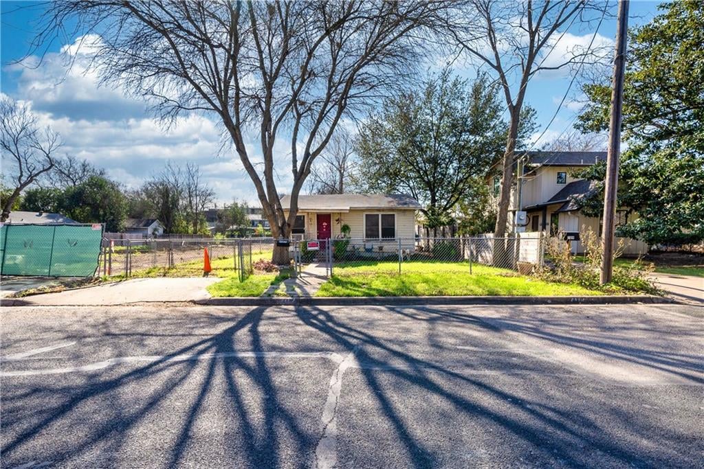 View 707 Fletcher St in Bawcom 707 Fletcher St - property photo 1 - Luxury home in Bawcom, Austin, TX