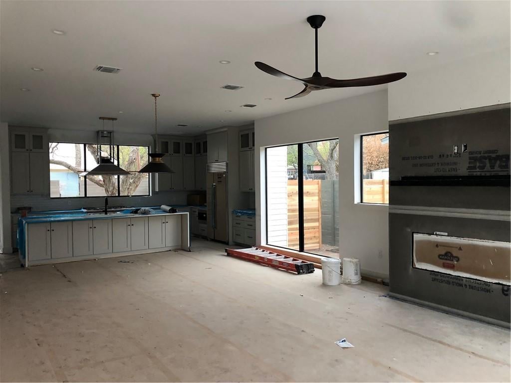 View 707 W Annie St Unit #B in Bouldin Creek 707 W Annie St Unit #B - property photo 1 - Luxury home in Bouldin Creek, Austin, TX