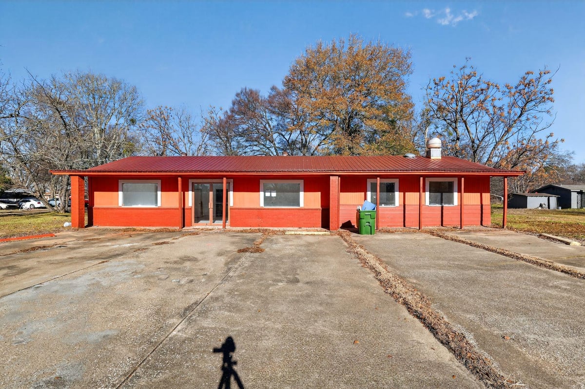 View 708 W 8th ST in Hearne 708 W 8th ST, photo 1 of 1, Hearne, Hearne, TX