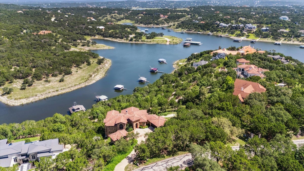 709 S Angel Light Dr - front exterior - Luxury home in Angel Bay, Spicewood, TX