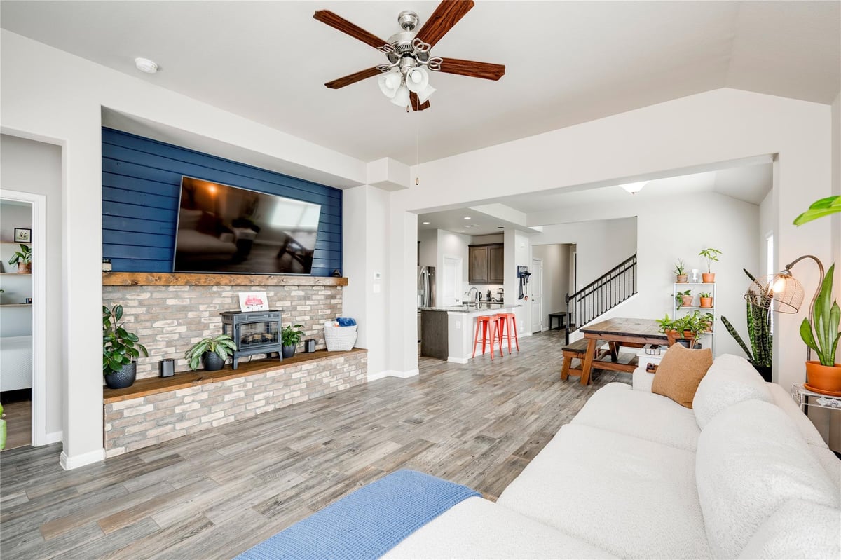 Living area at 709 Tinton Falls Ln - 4 bed 2 bath home