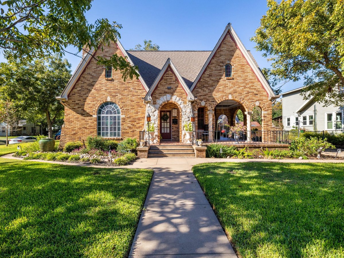 710 W 11th ST, photo 1 of 40, Taylor, Taylor, TX