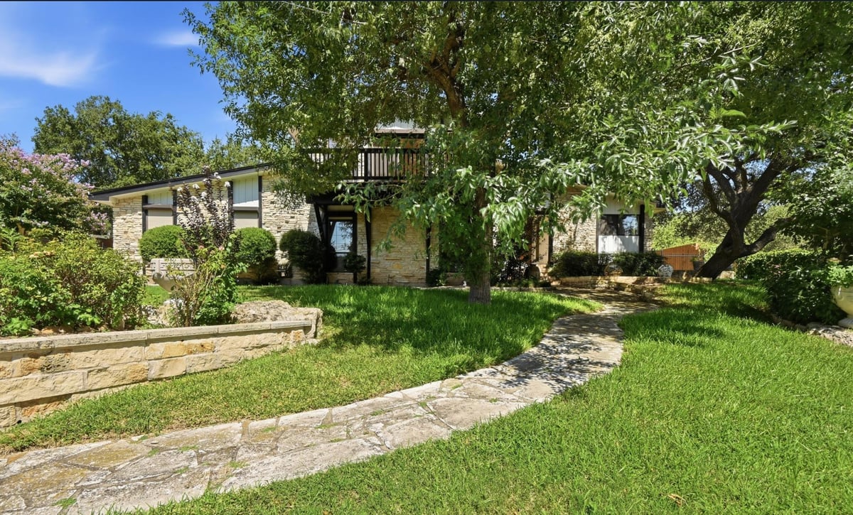 View 7100 Kenosha PASS in Convict Hill 7100 Kenosha PASS - property photo 1 - Luxury home in Convict Hill, Austin, TX