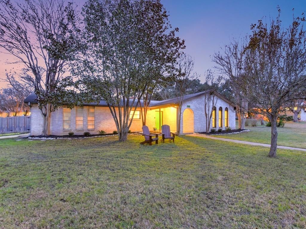 View 7101 S Brook Dr in Scenic Brook West Sec 02 Ph 02 7101 S Brook Dr - front exterior - Luxury home in Scenic Brook West Sec 02 Ph 02, Austin, TX
