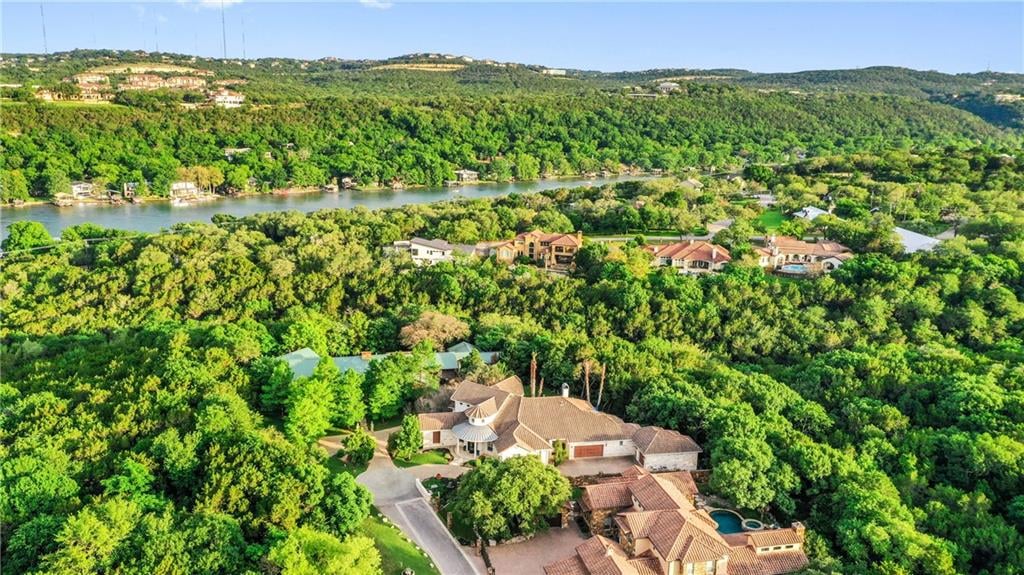 View 7105 Malibu Cv in Greenshores On Lake Austin Ph 7105 Malibu Cv - front exterior - Luxury home in Greenshores On Lake Austin Ph, Austin, TX