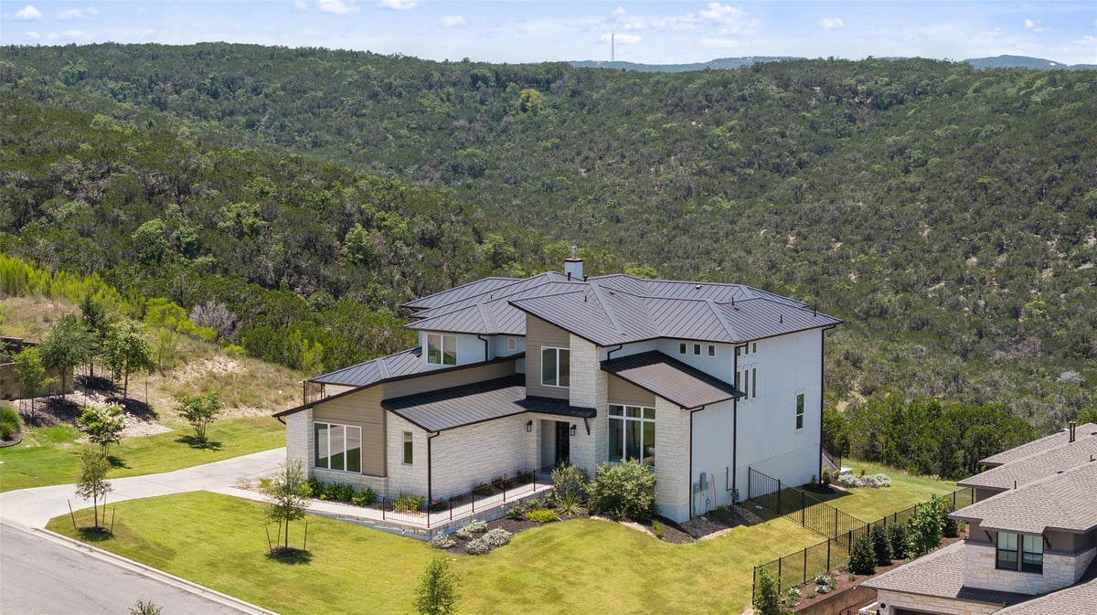 View 7108 Davenport Divide Rd in Sweetwater 7108 Davenport Divide Rd - front exterior - Luxury home in Sweetwater, Austin, TX