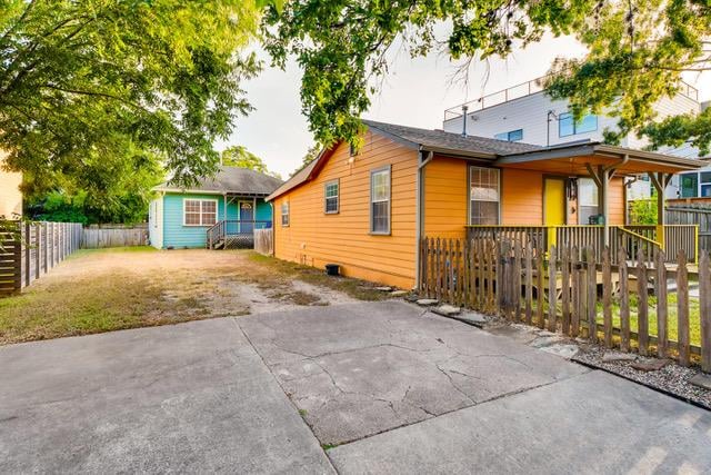 View 711 Jewell St Unit #A & B in Smith R G 711 Jewell St Unit #A & B - front exterior with small-scale residential exterior - Luxury home in Smith R G, Austin, TX