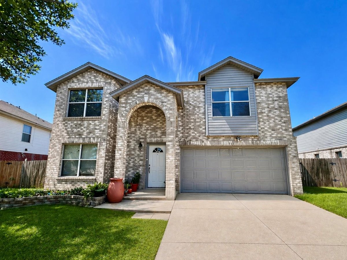 View 711 Palitine Ln in Springbrook 01 Sec 03 711 Palitine Ln - front exterior - Luxury home in Springbrook 01 Sec 03, Pflugerville, TX