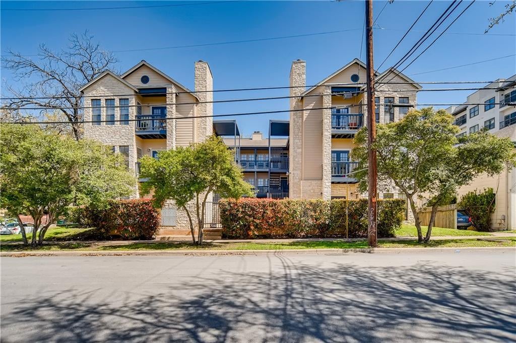 View 711 W 21st St Unit #304 in Wynn Wood Condo 711 W 21st St Unit #304 - front exterior - Luxury home in Wynn Wood Condo, Austin, TX