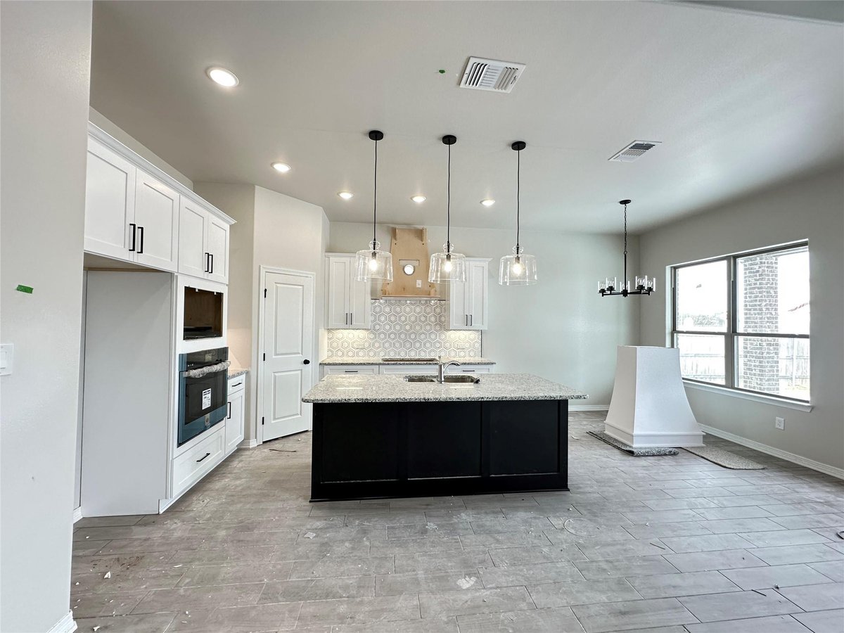 Kitchen at 712 Eagle Crest Dr - 3 bed 2 bath home