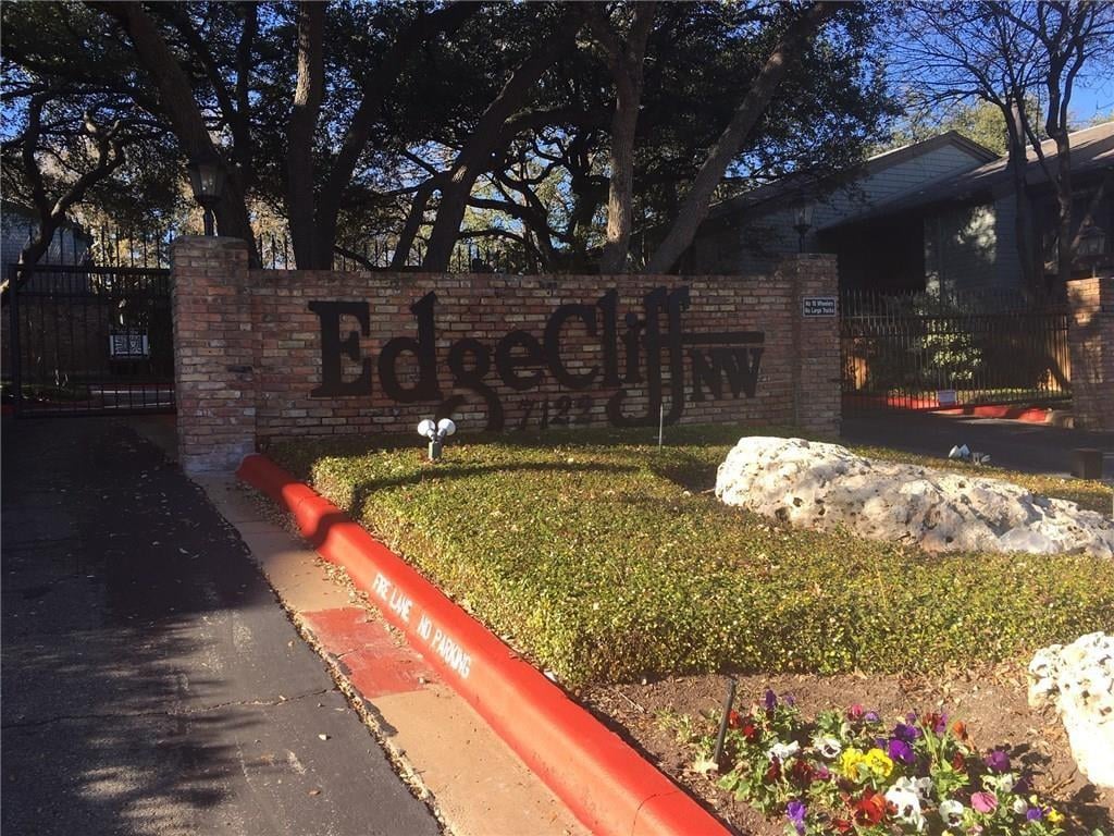 View 7122 Wood Hollow DR Unit #2 in Edgecliff Nw Condo Amd 7122 Wood Hollow DR Unit #2 - property photo 1 - Luxury home in Edgecliff Nw Condo Amd, Austin, TX