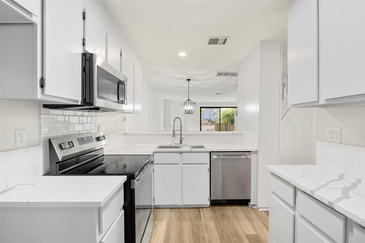 Living area at 7122 Wood Hollow Dr Unit #29 - 2 bed 1 bath home