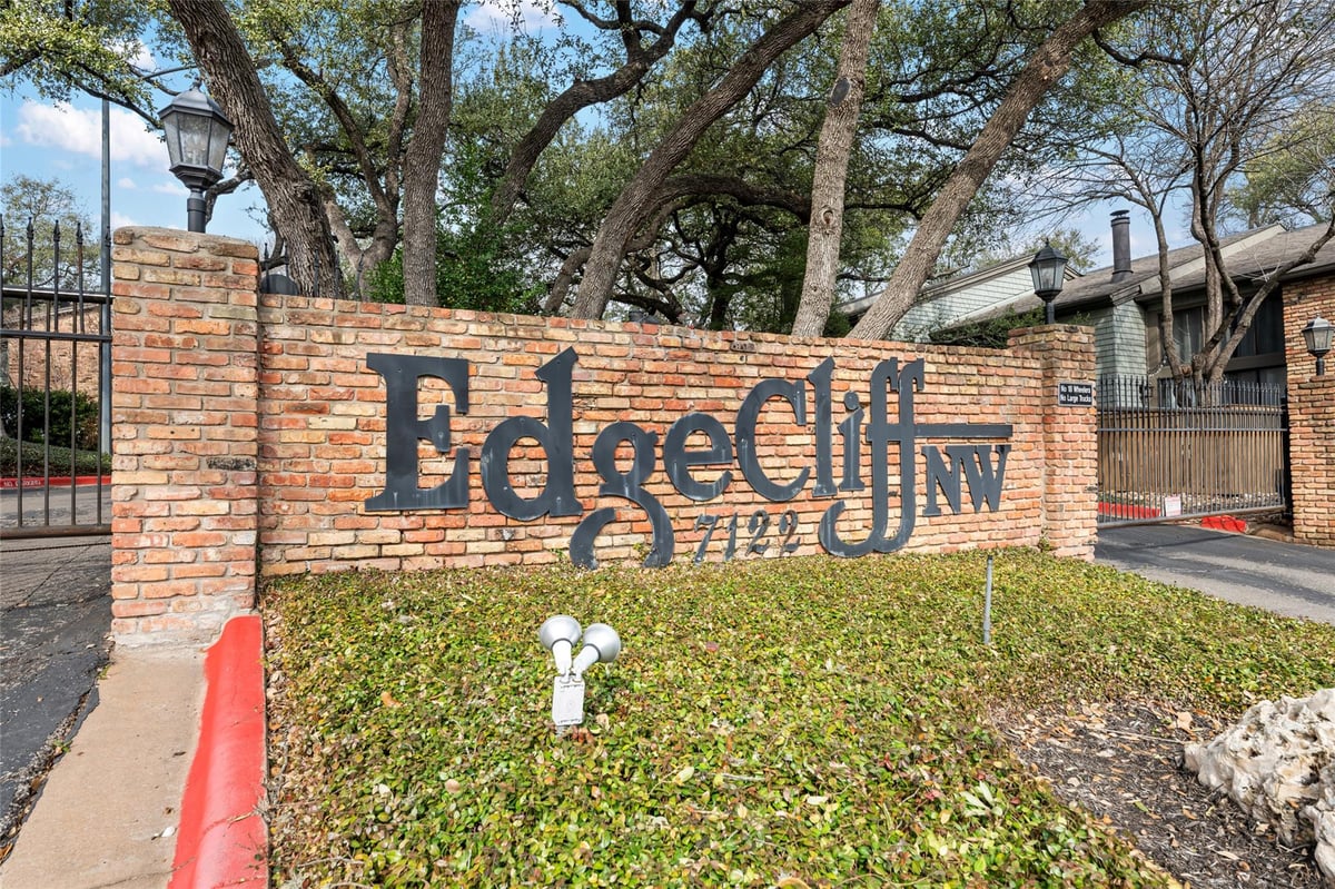 View 7122 Wood Hollow DR Unit #47 in Edgecliff NW Condo Amd 7122 Wood Hollow DR Unit #47 - front exterior - Luxury home in Edgecliff NW Condo Amd, Austin, TX