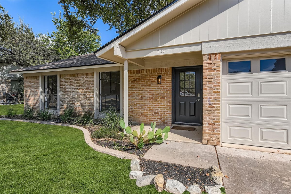View 7128 S Brook DR in Scenic Brook West Sec 02 Ph 02 7128 S Brook DR - front exterior - Luxury home in Scenic Brook West Sec 02 Ph 02, Austin, TX