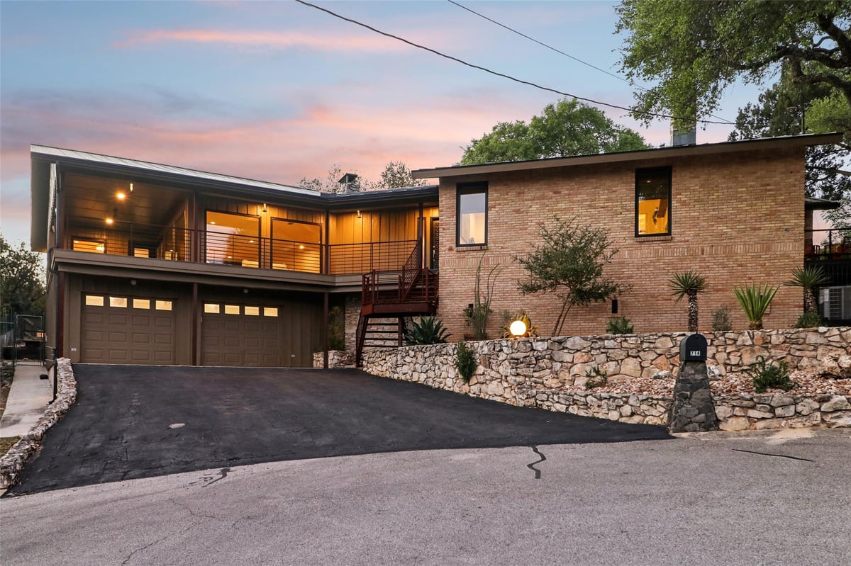 View 714 Starcrest Dr in MOUNTAIN SHADOWS 714 Starcrest Dr - front exterior - Luxury home in MOUNTAIN SHADOWS, New Braunfels, TX