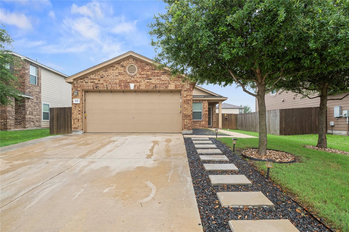 View 715 Estes Park in Northpark Ph 6 715 Estes Park - front exterior - Luxury home in Northpark Ph 6, Taylor, TX