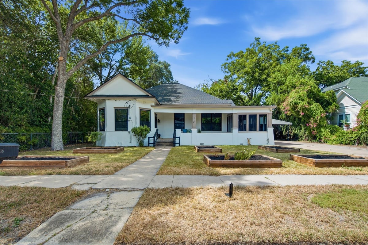 View 715 Saint George ST in Gonzales 715 Saint George ST, photo 1, Gonzales, Gonzales, TX