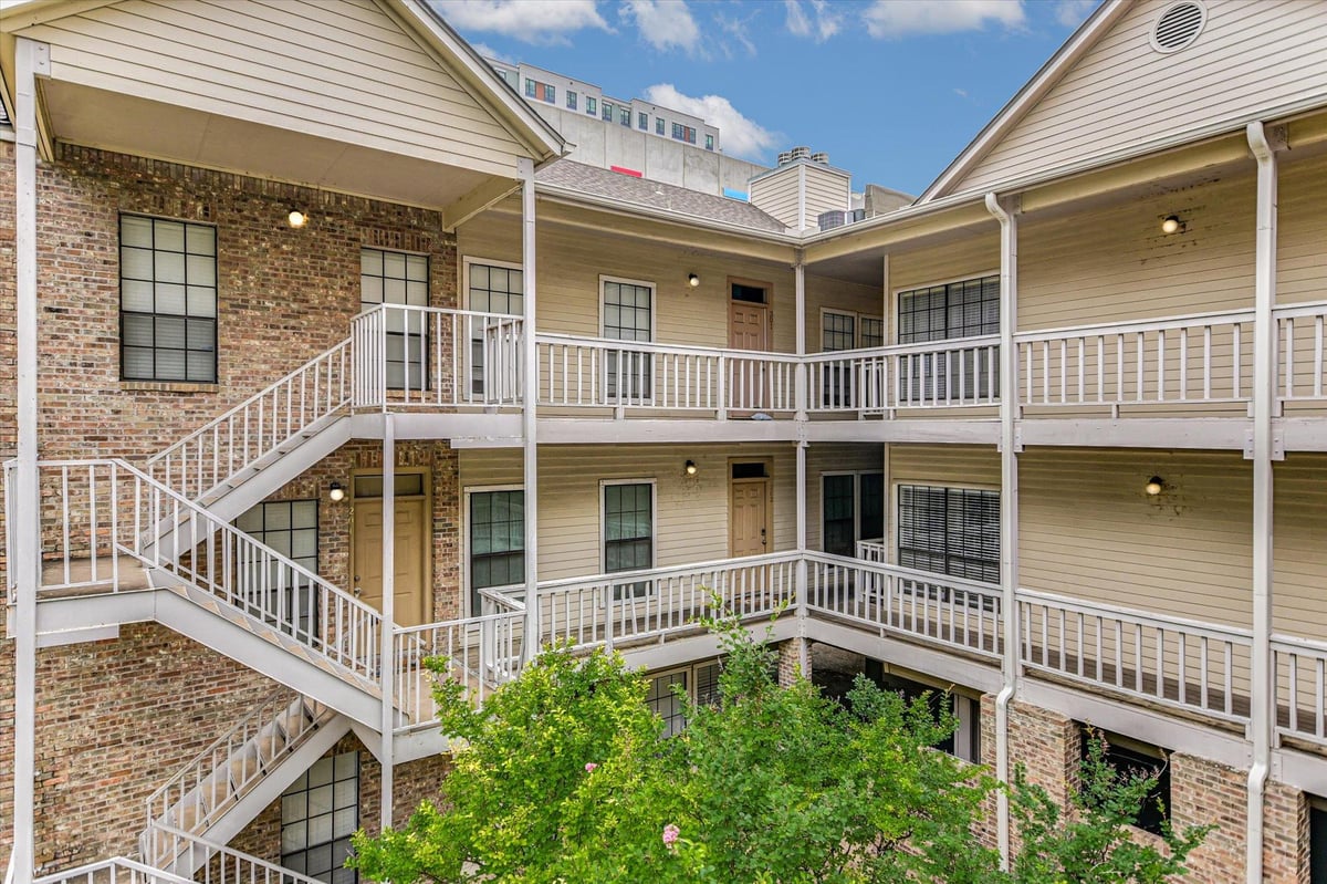 View 715 W 22nd 1/2 St Unit #204 in Georgian Condo 715 W 22nd 1/2 St Unit #204 - front exterior - Luxury home in Georgian Condo, Austin, TX