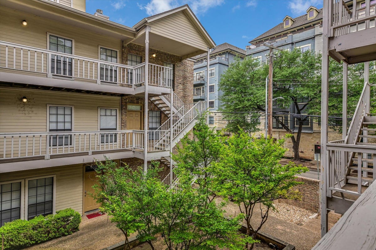 View 715 W 22nd 1/2 St Unit #208 in Georgian Condo 715 W 22nd 1/2 St Unit #208 - front exterior - Luxury home in Georgian Condo, Austin, TX