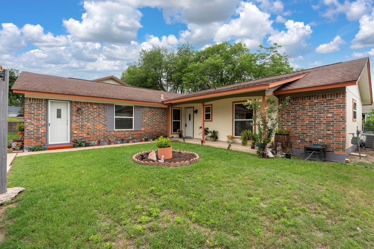 View 716 Buckingham Pl in Buckingham Estates Sec 01 716 Buckingham Pl - front exterior - Luxury home in Buckingham Estates Sec 01, Austin, TX