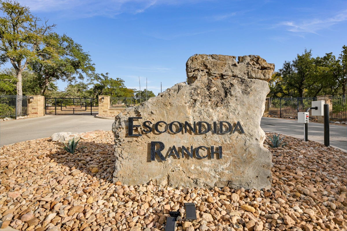 View 717 Puerto Rico Dr in Escondida Ranch 717 Puerto Rico Dr - property photo 1 - Luxury lot in Escondida Ranch, Wimberley, TX