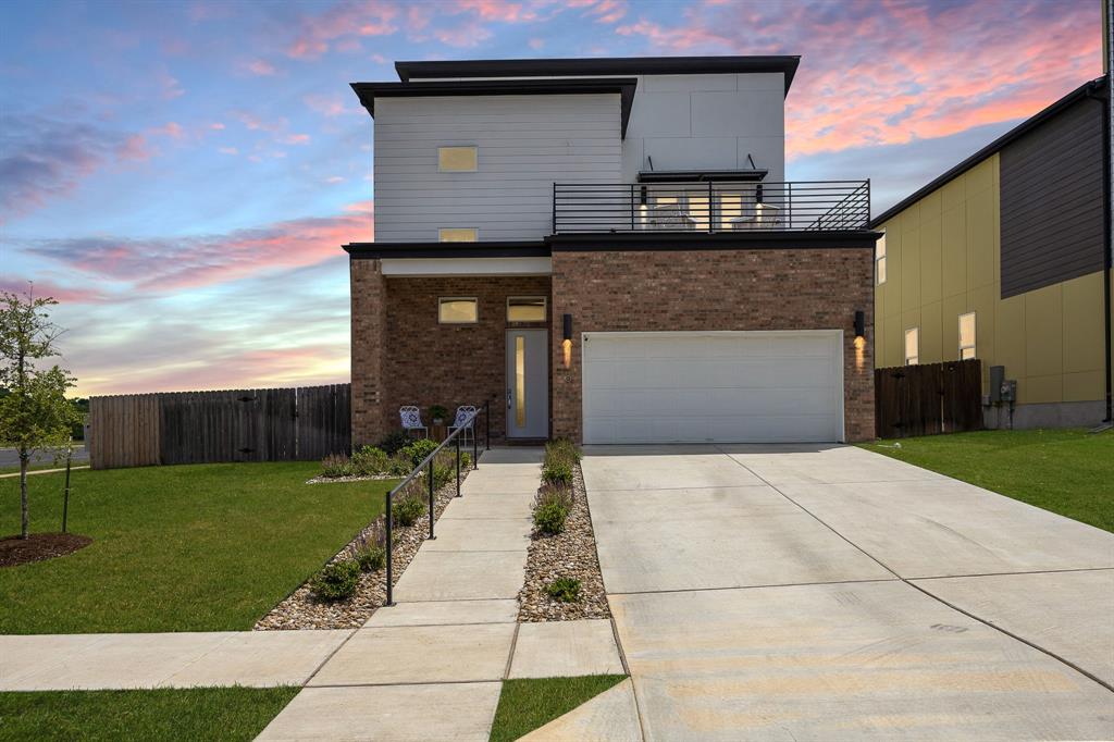 7200 Cordoba Dr - front exterior - Luxury home in Sendero Hills Ph 03 Amd Of, Austin, TX