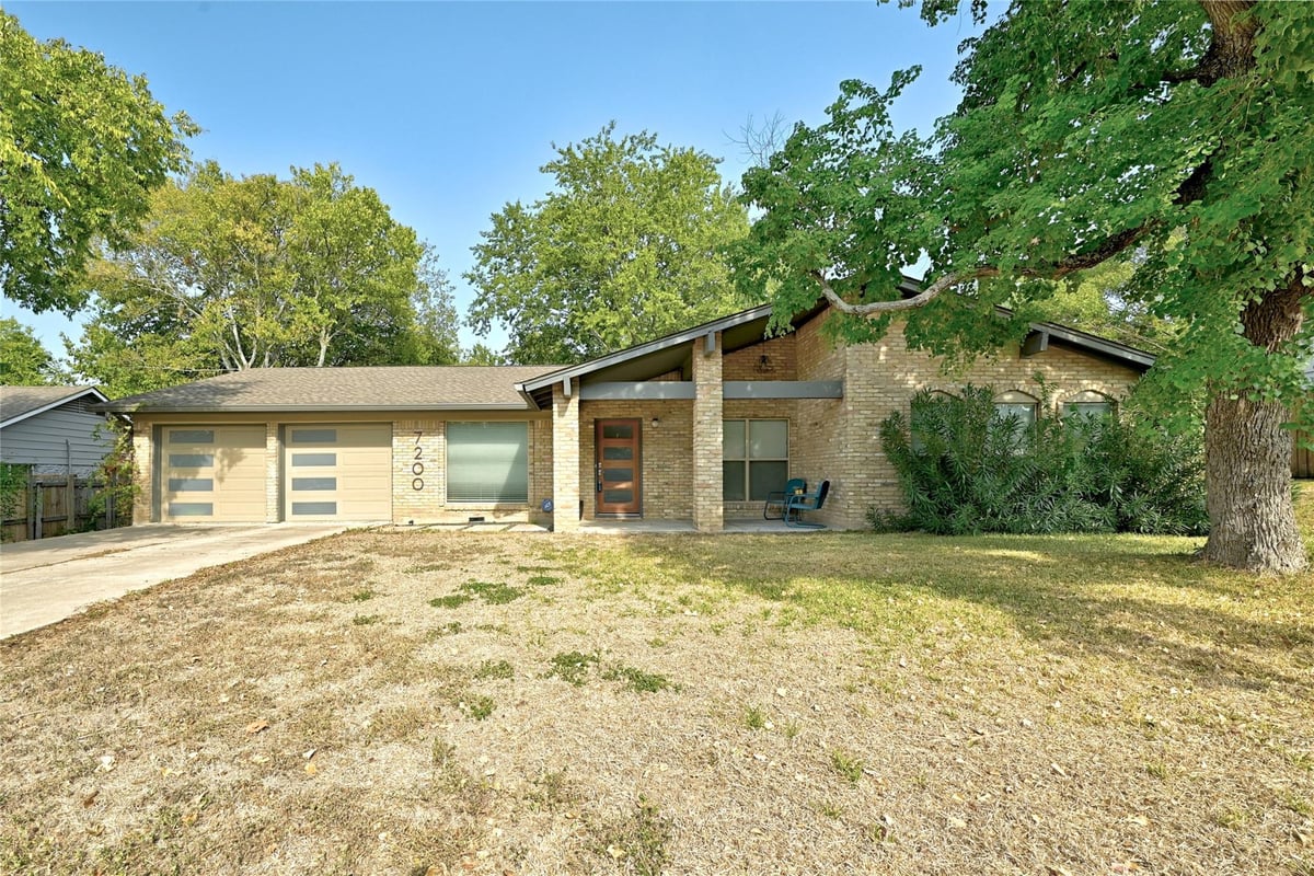 View 7200 Fred Morse Dr in Vintage Hills Sec 02 7200 Fred Morse Dr - front exterior - Luxury home in Vintage Hills Sec 02, Austin, TX