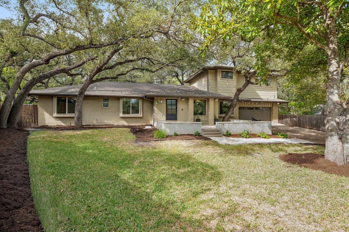View 7202 Running Rope Cir in Highland Hills Northwest Sec 2 7202 Running Rope Cir - front exterior - Luxury home in Highland Hills Northwest Sec 2, Austin, TX