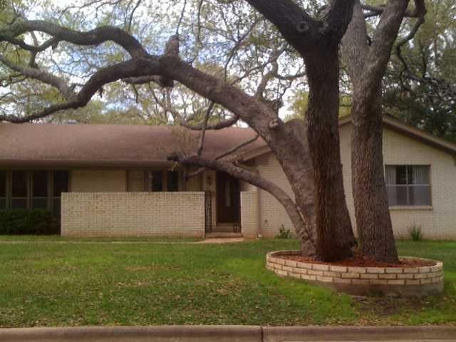 View 7202 Spurlock Dr in Highland Hills Northwest Sec 04 7202 Spurlock Dr - property photo 1 - Luxury home in Highland Hills Northwest Sec 04, Austin, TX