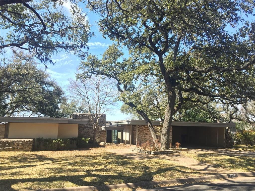 View 7204 West Rim DR in Northwest Hills Sec 07 7204 West Rim DR - property photo 1 - Luxury home in Northwest Hills Sec 07, Austin, TX