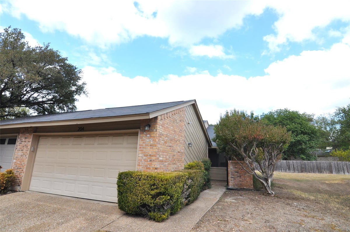 View 7205 Waldon DR Unit #L204 in Lakewood Condo Amd 7205 Waldon DR Unit #L204 - property photo 1 - Luxury home in Lakewood Condo Amd, Austin, TX