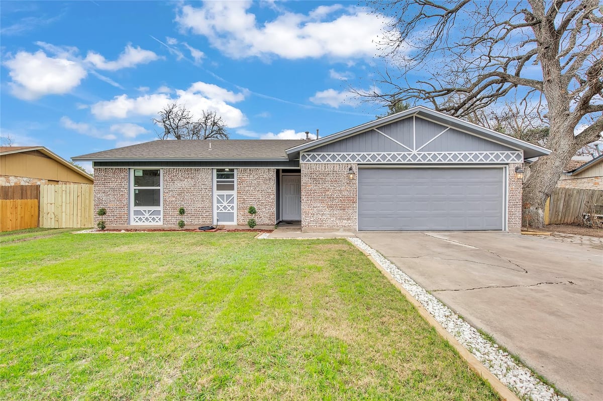 View 7209 Gunnison PASS in Las Cimas Sec 01 7209 Gunnison PASS - property photo 1 - Luxury home in Las Cimas Sec 01, Austin, TX