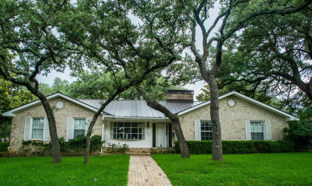 View 7209 Montana Norte in Highland Hills Northwest Sec 06 7209 Montana Norte - property photo 1 - Luxury home in Highland Hills Northwest Sec 06, Austin, TX