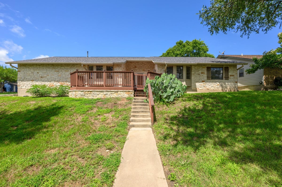 View 7210 Smokey Hill RD in Scenic Brook West Sec 03 Ph 02 7210 Smokey Hill RD - front exterior - Luxury home in Scenic Brook West Sec 03 Ph 02, Austin, TX