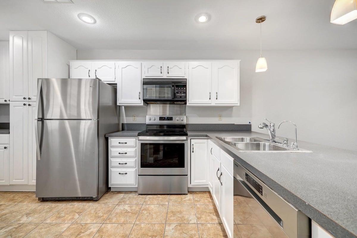 View 7211 Lakewood Dr Unit #G124 in Lakewood Condo Amd 7211 Lakewood Dr Unit #G124 - front exterior - Luxury home in Lakewood Condo Amd, Austin, TX