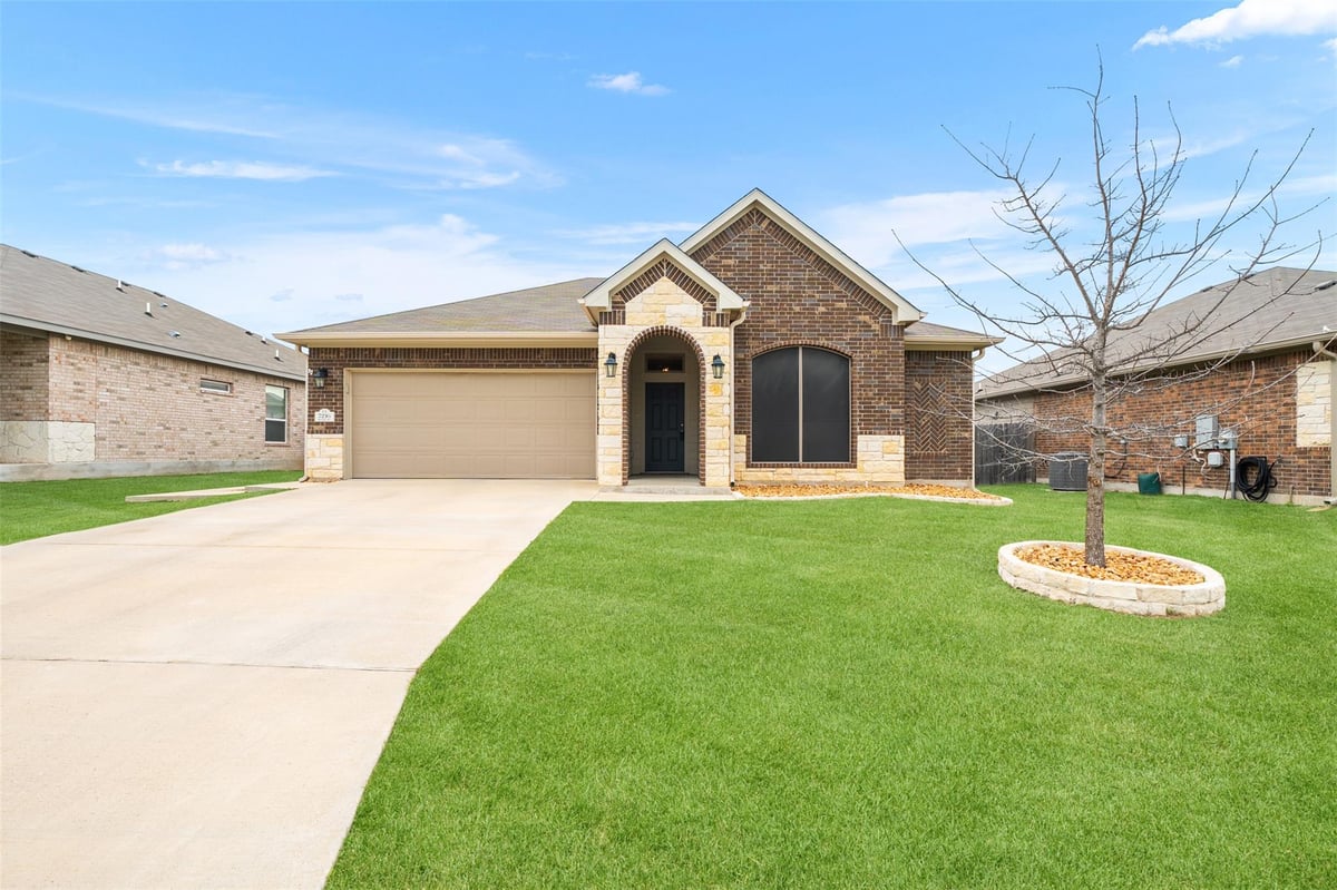 View 7216 Rosado Dr in Hills/Westwood Ph Xi 7216 Rosado Dr - front exterior - Luxury home in Hills/Westwood Ph Xi, Temple, TX