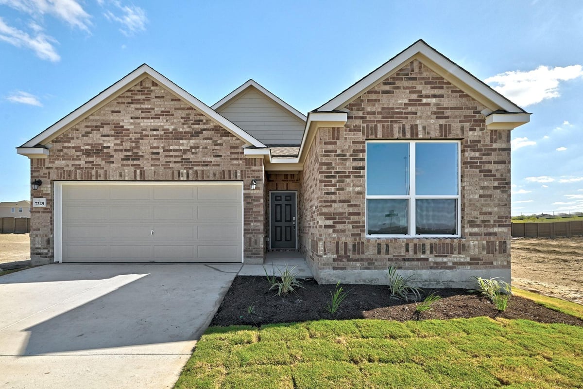 View 7225 Dunaway Pass in Stoney Chase 7225 Dunaway Pass - front exterior - Luxury home in Stoney Chase, Del Valle, TX