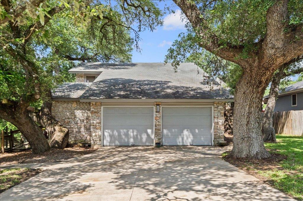View 7229 S Brook DR in Scenic Brook West Sec 02 Ph 01 7229 S Brook DR - front exterior - Luxury home in Scenic Brook West Sec 02 Ph 01, Austin, TX