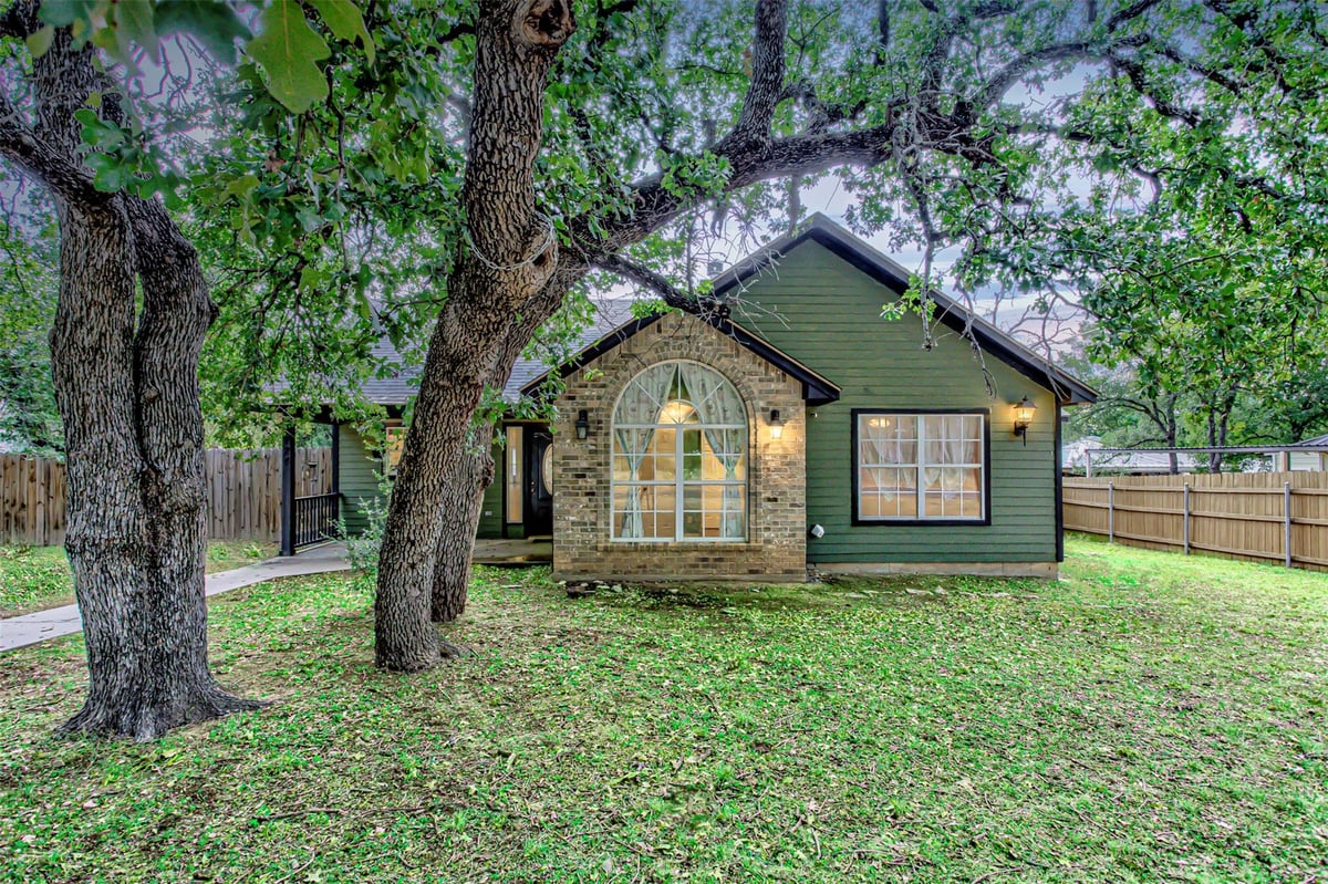 View 724 Cypress Ln in Driftwood 724 Cypress Ln - property photo 1 - Luxury home in Driftwood, Cottonwood Shores, TX
