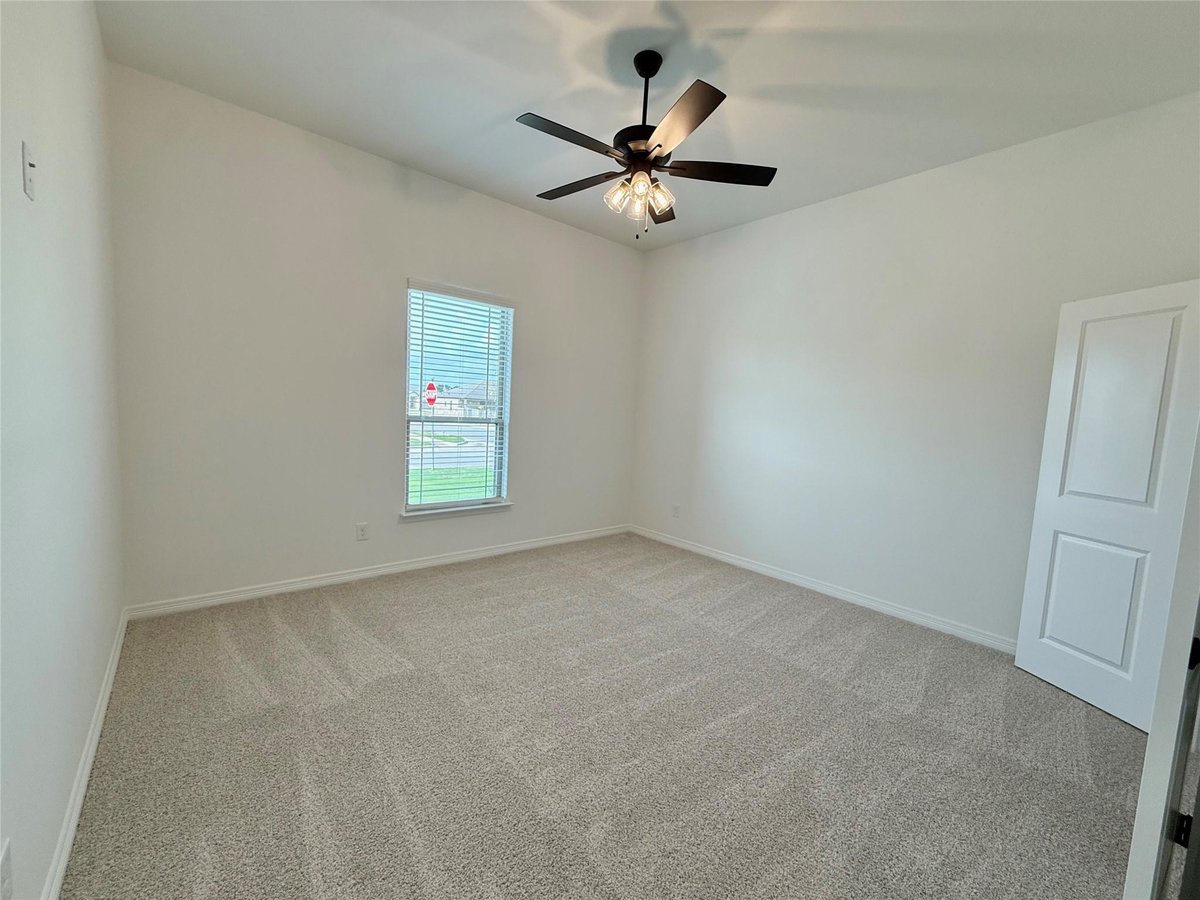 Kitchen at 724 Eagle Crest Dr - 3 bed 2 bath home