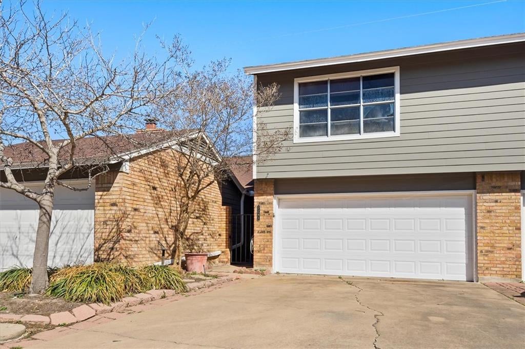 7241 Coronado Cir - front exterior - Luxury home in Villas Coronado Hills Rev 1995, Austin, TX